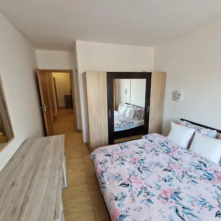 Aqua Dreams A4, Sveti Vlas , A Much Sought After Complex. דירה *