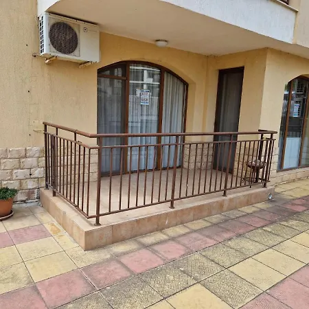 Aqua Dreams A4, Sveti Vlas , A Much Sought After Complex. Μπουργκάς